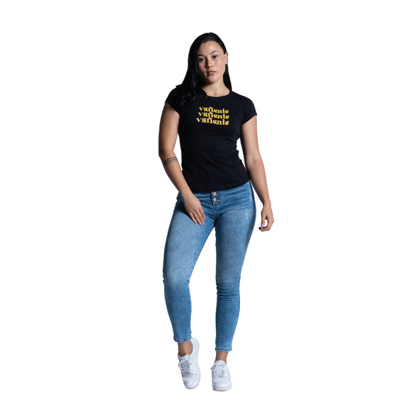 Camiseta negra "VALIENTE" Veintidós | Actitud y Fuerza