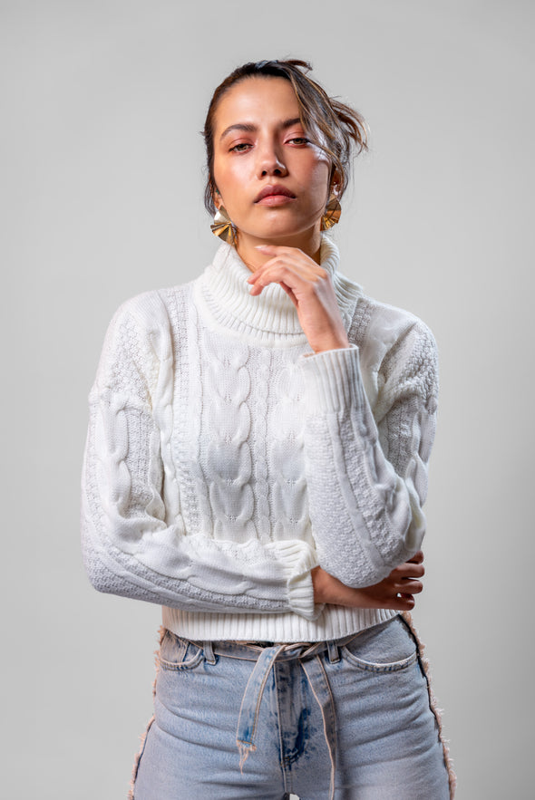 Saco Cuello Alto Trenza Marfil Veintidós | Textura y Elegancia