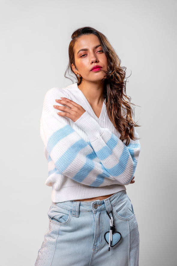 Saco Cuello V Blanco/Azul Veintidós | Frescura y Estilo